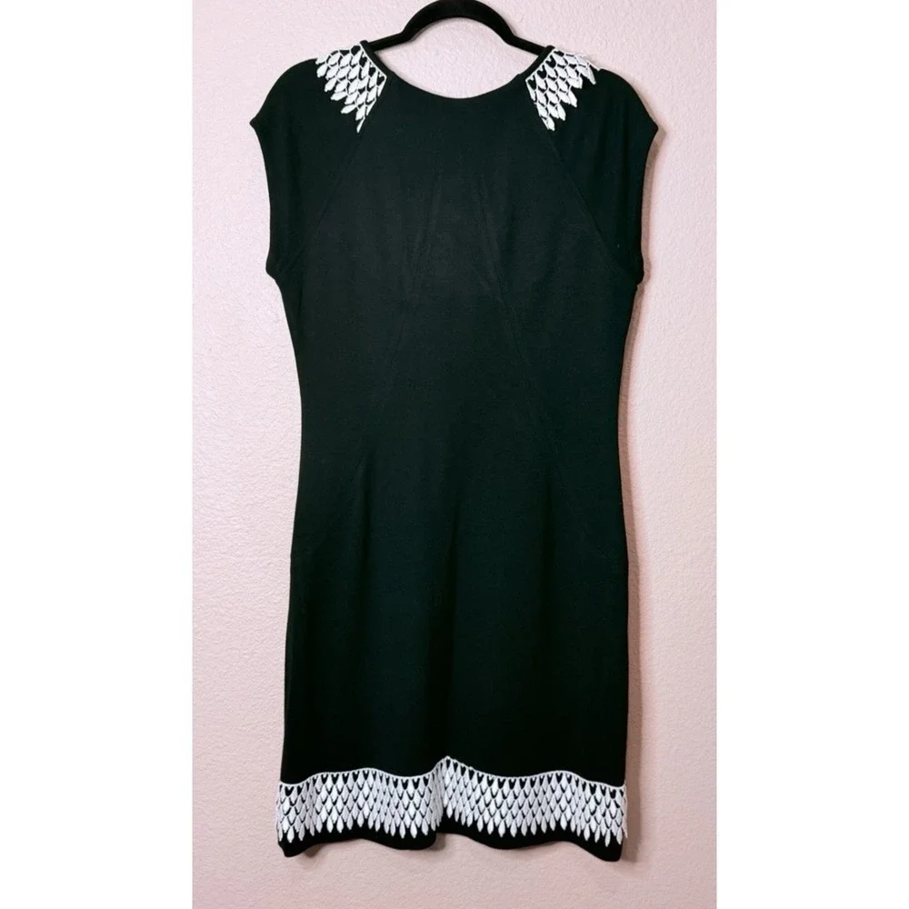 Yoana Baraschi Black‎ White Knit Lace Trim V Neck Dress Size Large XL Stretch